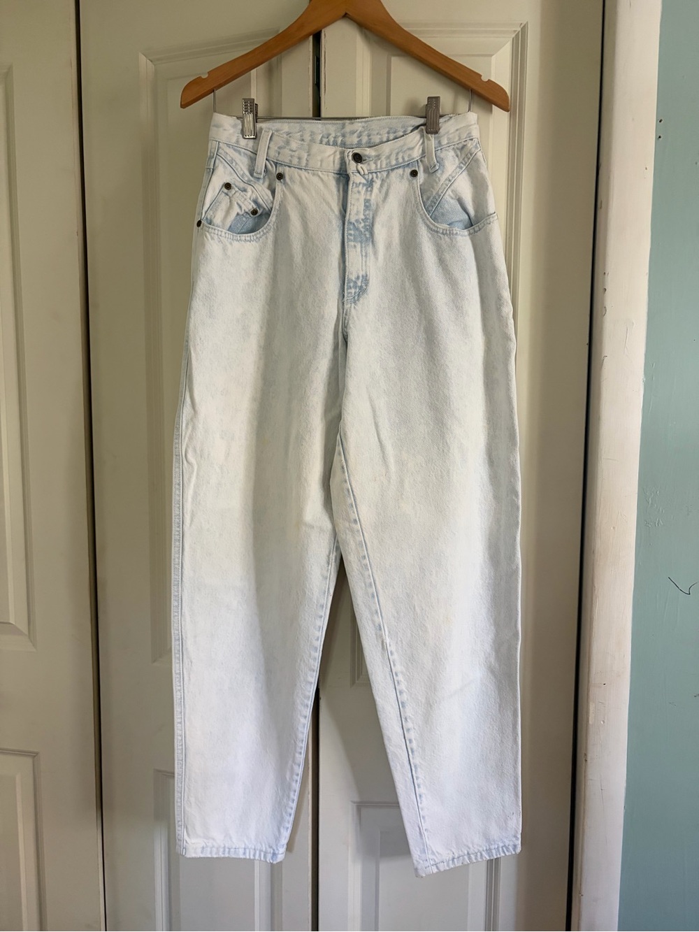 Vintage Zena Light Wash Boyfriend Jeans - White